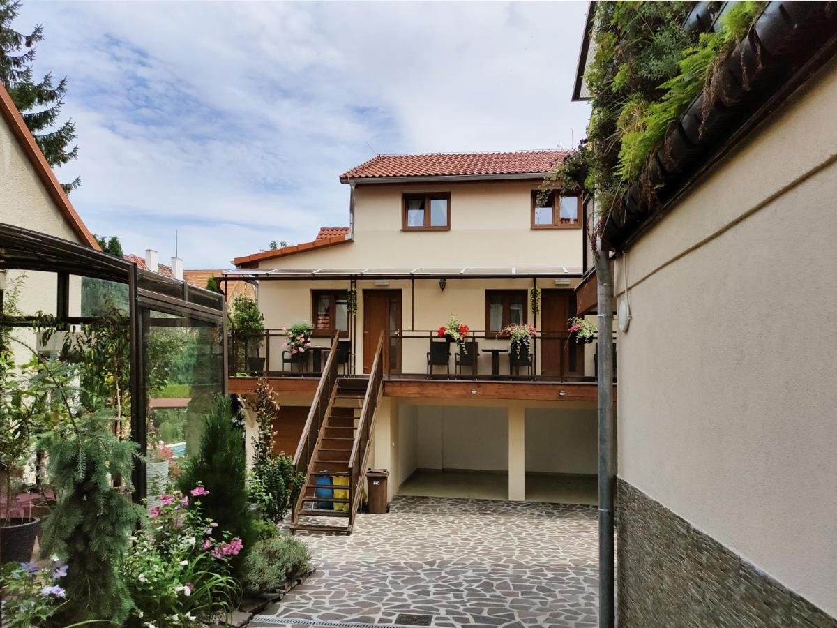 Aranka Apartment *